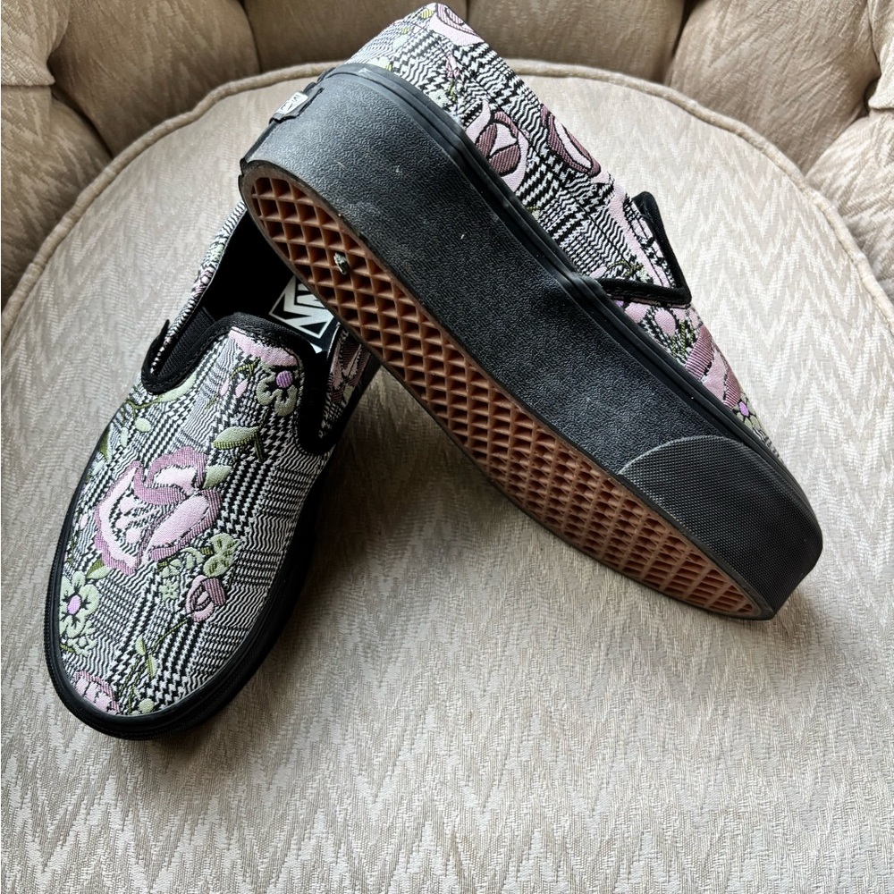 Vans Men's Black and Pink Patterned Slip-On Sneakers